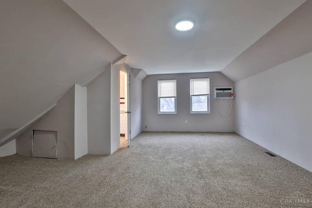 4893 N Overlook Avenue, Cincinnati, OH 45238