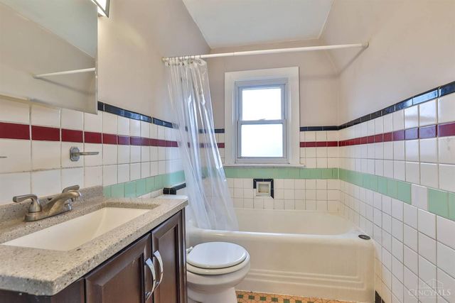 4893 N Overlook Avenue, Cincinnati, OH 45238