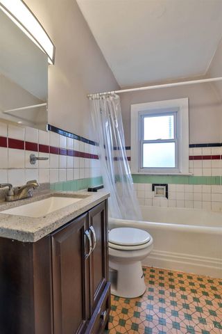 4893 N Overlook Avenue, Cincinnati, OH 45238