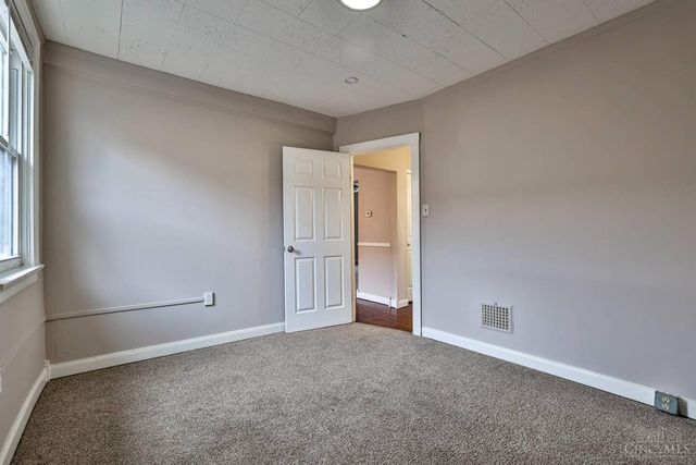 4893 N Overlook Avenue, Cincinnati, OH 45238