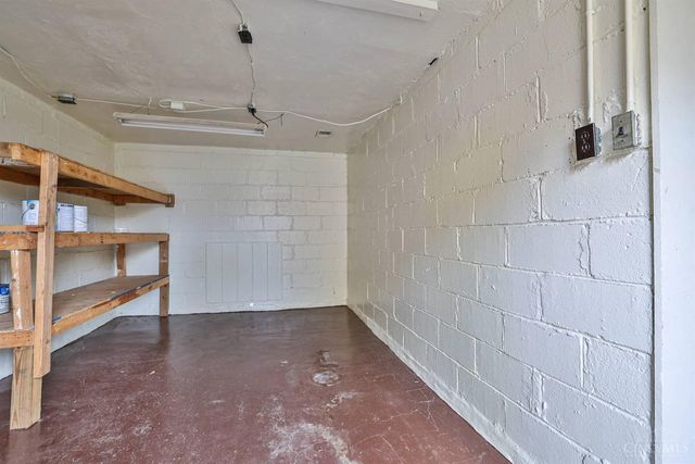 4893 N Overlook Avenue, Cincinnati, OH 45238