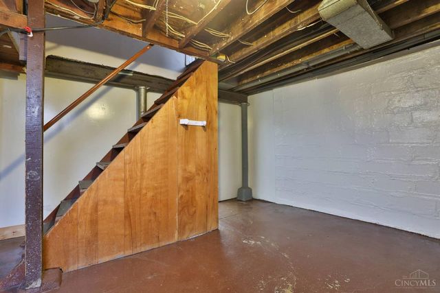 4893 N Overlook Avenue, Cincinnati, OH 45238