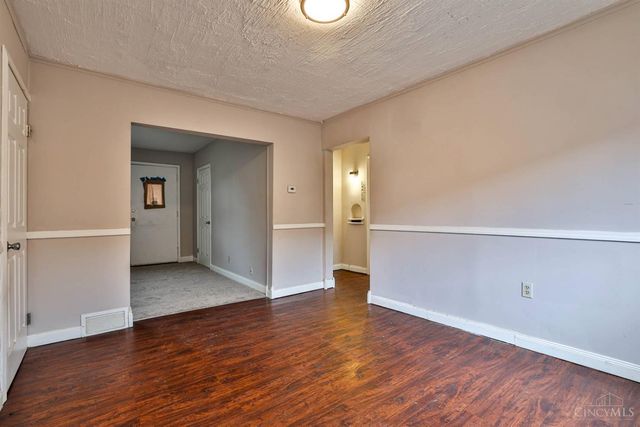 4893 N Overlook Avenue, Cincinnati, OH 45238