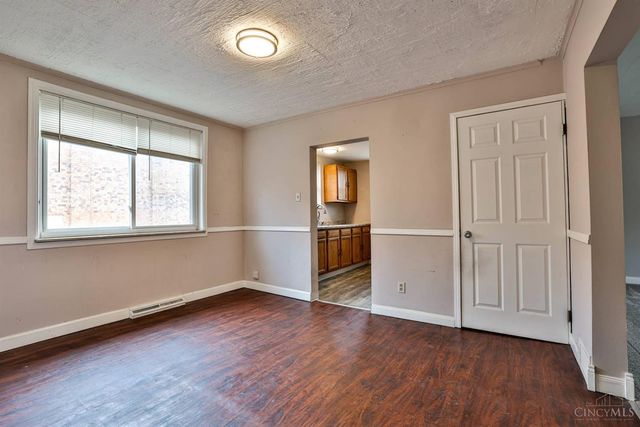 4893 N Overlook Avenue, Cincinnati, OH 45238