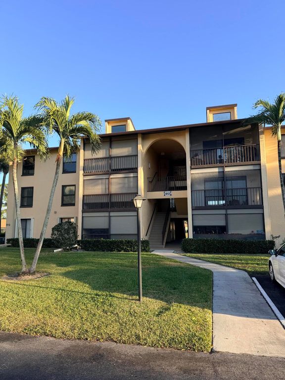 812 Sky Pine Way B2, Greenacres, FL 33415