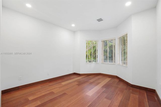 543 Hibiscus Drive, Hallandale Beach, FL 33009