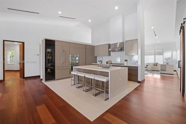 543 Hibiscus Drive, Hallandale Beach, FL 33009