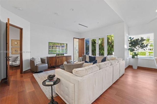 543 Hibiscus Drive, Hallandale Beach, FL 33009