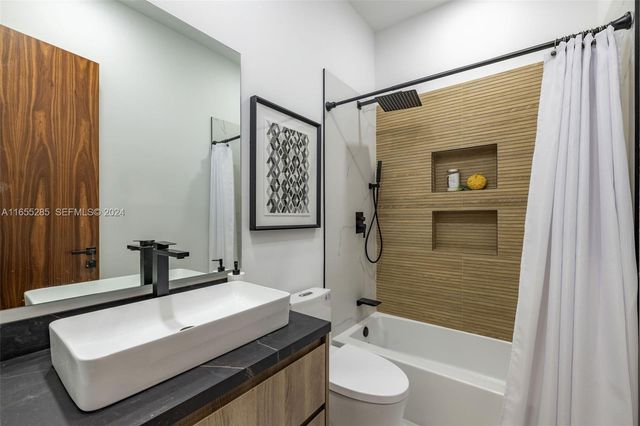 543 Hibiscus Drive, Hallandale Beach, FL 33009