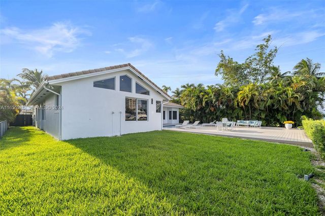 543 Hibiscus Drive, Hallandale Beach, FL 33009