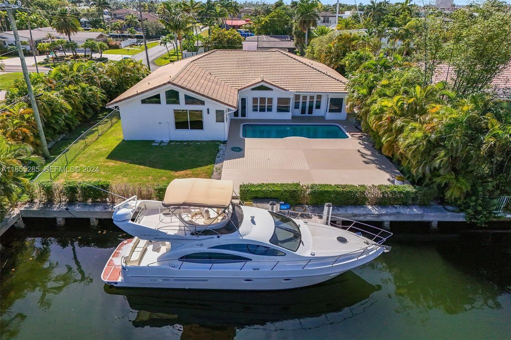 543 Hibiscus Drive, Hallandale Beach, FL 33009