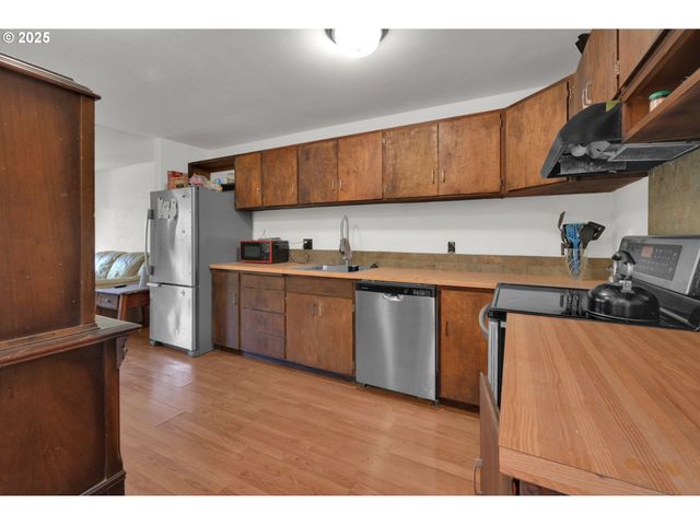 1438 QUAKER St, Eugene, OR 97402