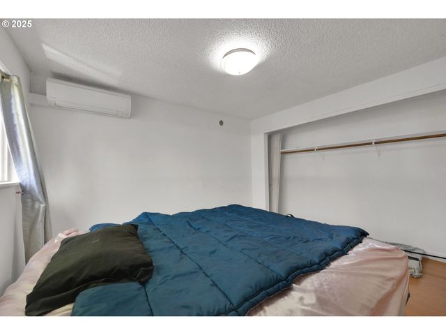 1438 QUAKER St, Eugene, OR 97402