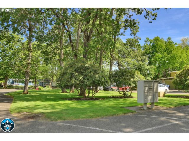 1438 QUAKER St, Eugene, OR 97402