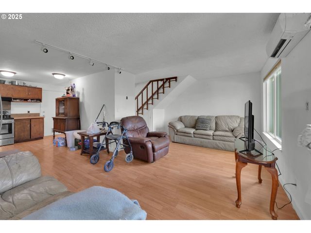 1438 QUAKER St, Eugene, OR 97402