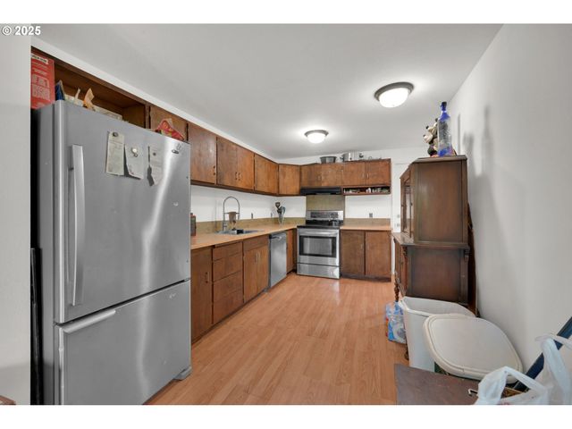 1438 QUAKER St, Eugene, OR 97402