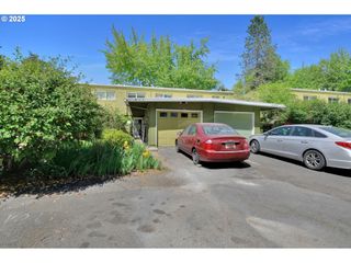 1438 QUAKER St, Eugene, OR 97402