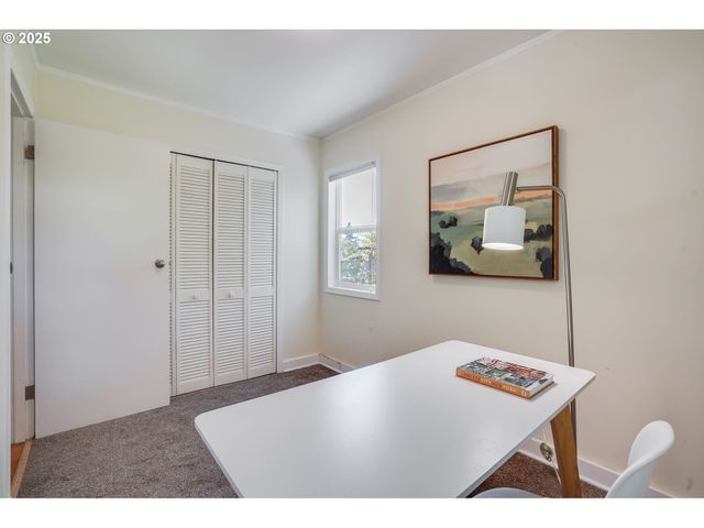 5319 Se HARNEY Dr, Portland, OR 97206