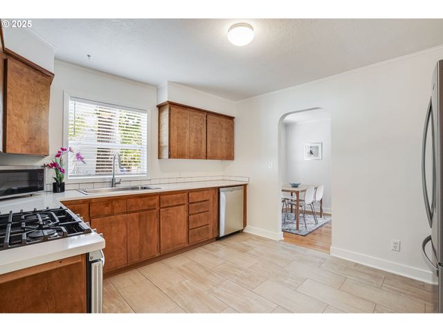 5319 Se HARNEY Dr, Portland, OR 97206