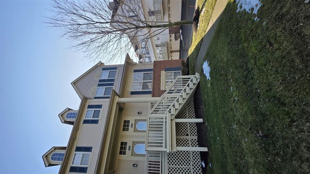 1449 Beachland Bldg: 1, Keego Harbor, MI 48320