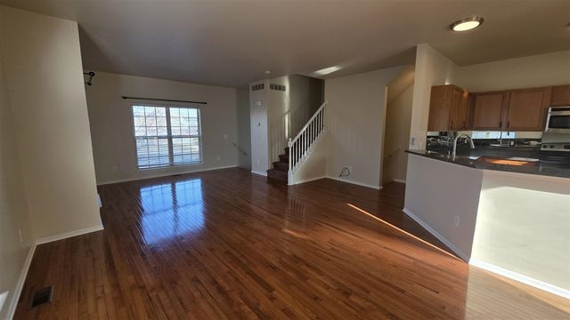 1449 Beachland Bldg: 1, Keego Harbor, MI 48320