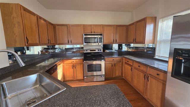 1449 Beachland Bldg: 1, Keego Harbor, MI 48320