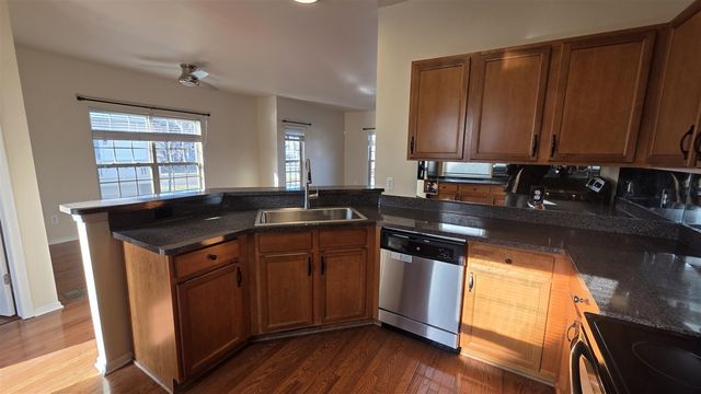 1449 Beachland Bldg: 1, Keego Harbor, MI 48320