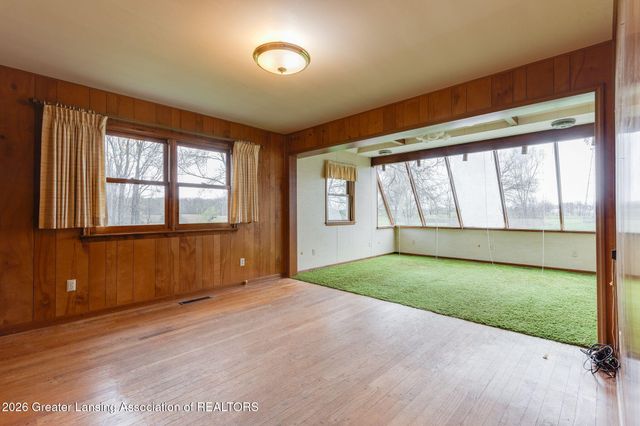 690 N Okemos Road, Mason, MI 48854