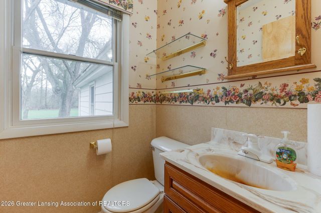 690 N Okemos Road, Mason, MI 48854