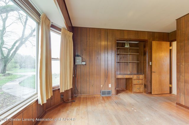 690 N Okemos Road, Mason, MI 48854