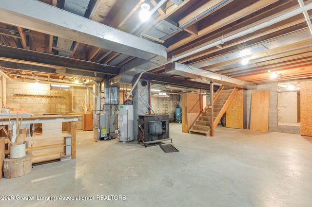 690 N Okemos Road, Mason, MI 48854