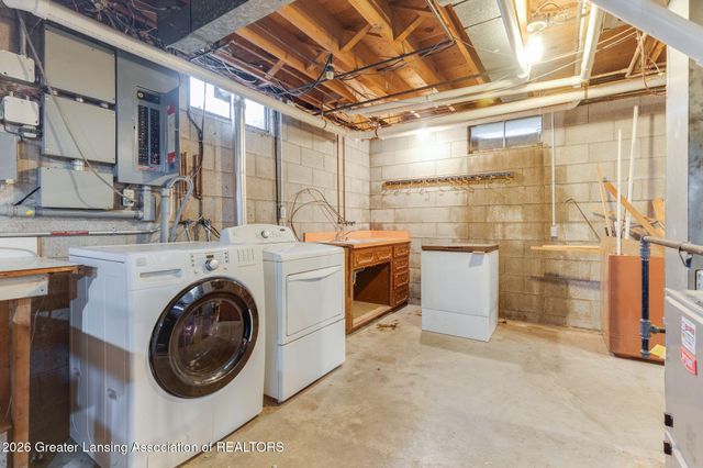 690 N Okemos Road, Mason, MI 48854