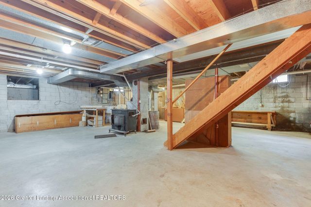690 N Okemos Road, Mason, MI 48854