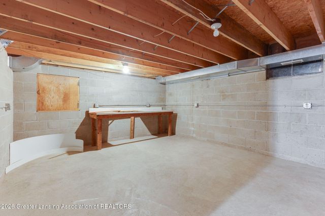 690 N Okemos Road, Mason, MI 48854