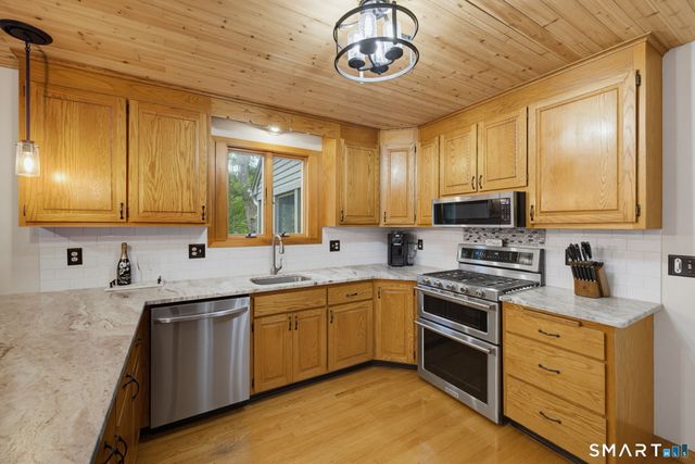 670 Quarry Road, Suffield, CT 06035