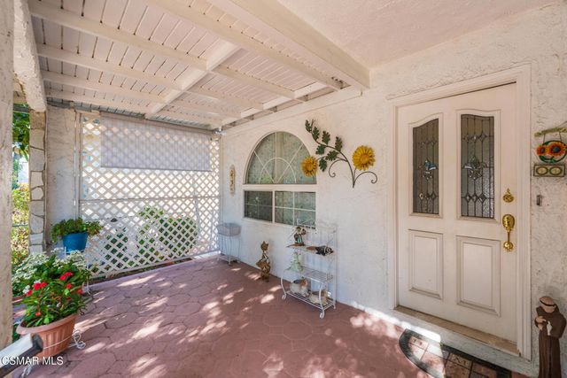 18049 Burbank Boulevard, Encino, CA 91316