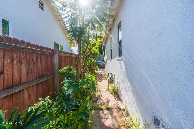 18049 Burbank Boulevard, Encino, CA 91316