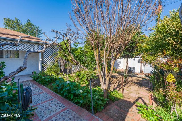 18049 Burbank Boulevard, Encino, CA 91316