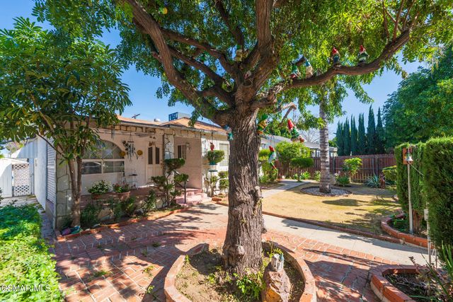 18049 Burbank Boulevard, Encino, CA 91316