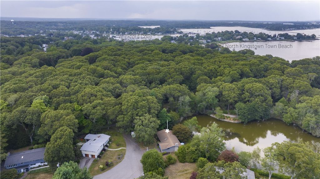 11 Guzeika Road, North Kingstown, RI 02852