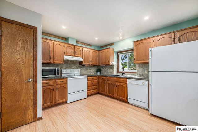 14529 Parker Street, Omaha, NE 68154