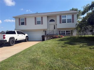 250 Derek Drive, Hawk Point, MO 63349