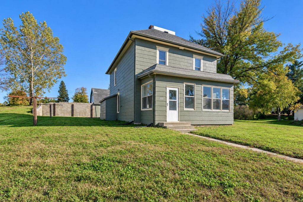 203 N 3rd Street, Le Sueur, MN 56058 — exterior