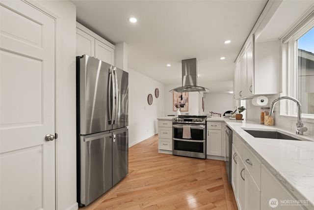 8615 184th Street SW, Edmonds, WA 98026