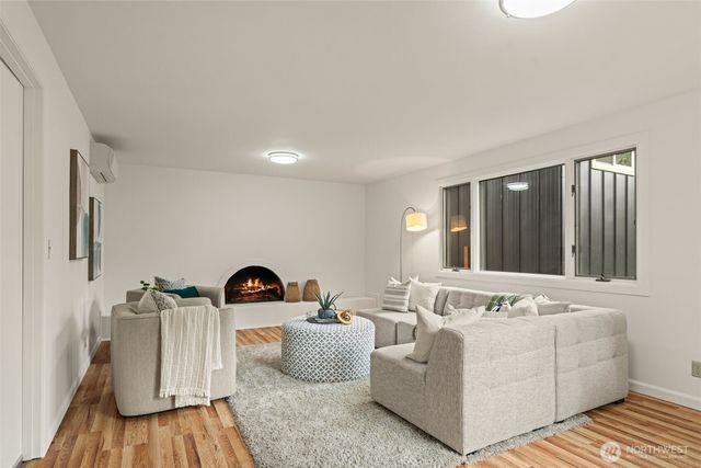 8615 184th Street SW, Edmonds, WA 98026