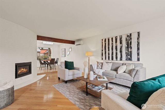 8615 184th Street SW, Edmonds, WA 98026