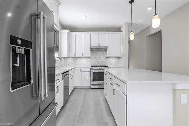 20083 Kingmont DR, Estero, FL 33928