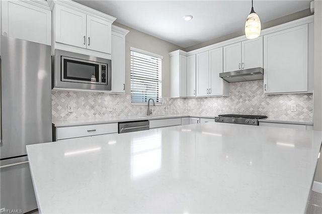 20083 Kingmont DR, Estero, FL 33928