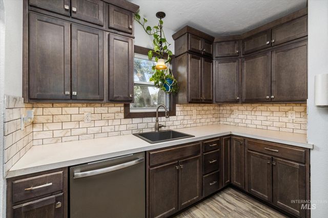 1203 13th Ave S, Nampa, ID 83651