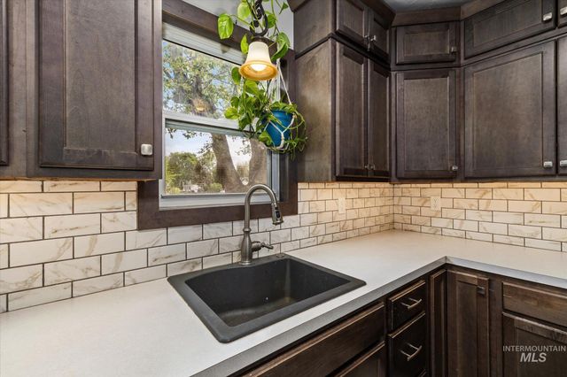 1203 13th Ave S, Nampa, ID 83651
